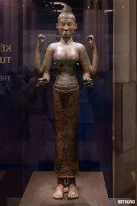 Hanoi Residents Witness Rare 7th Century Bronze Durga Statue - image 2