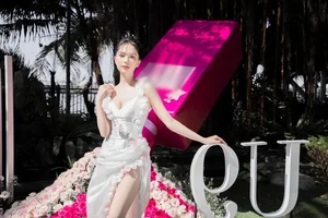Ngoc Trinh’s Timeless Elegance: A Stunning Gallery of Her Grace and Style at Age 35 - image 2