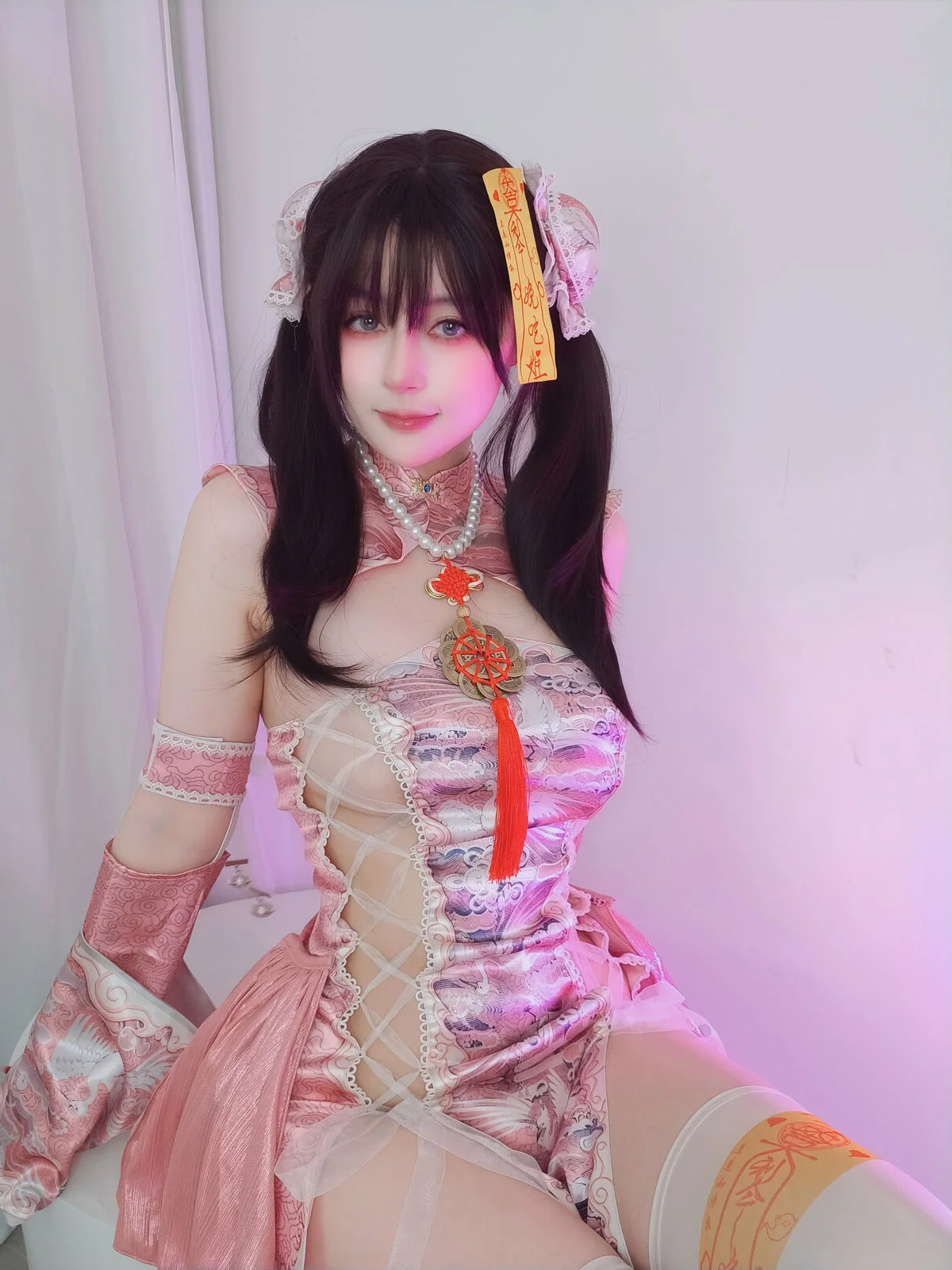 Enthralling sweetness of Coser BaiYin81 in Fantia Member Collection