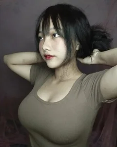 VALORANT Hot Girl Goes Viral with Stunning 'High Damage' Fashion Combo - image 2