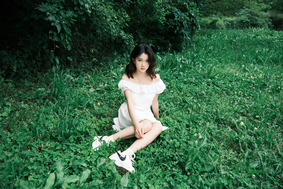 Elegant Portraiture in YiTuYu Art Language Vol.7116 Featuring To Xiao Bei