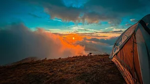 Conquering Ta Chi Nhu Summit: An Emotional Journey Above the Clouds - image 10