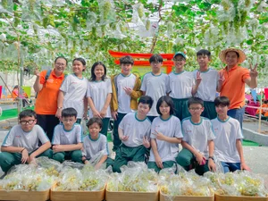 Green Tourism in Saigon: Exploring the Suoi Tien Grape Farm and Eco-Garden During Tet - image 3