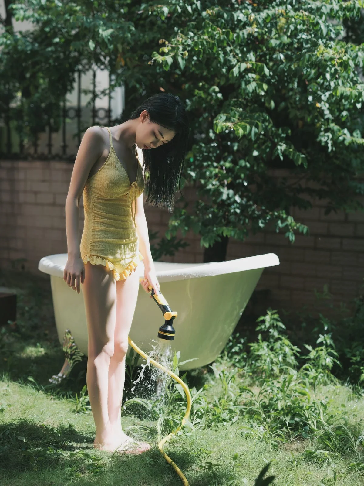 Aesthetic Elegance in YiTuYu Art Language Vol.4980 with Stunning Model Dai Nani