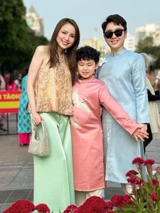 Diem Huong Stuns in Bold Deep-Cut Fashion: A Celebration of Elegance, Confidence, and Timeless Beauty - image 5
