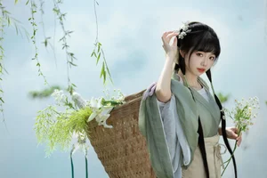 Elegant Portraiture: YiTuYu Art Language Vol.10302 Featuring Shi Zhi Lin - image 1