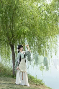 Elegant Portraiture: YiTuYu Art Language Vol.10302 Featuring Shi Zhi Lin - image 7