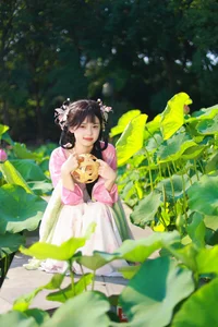 YiTuYu Art Language Vol.4644 Gallery: Captivating Portraits of Chi Chi Qing Yu Biao - image 1