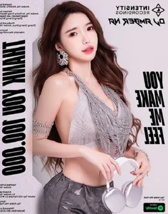 Singaporean Influencer Captivates in Traditional Vietnamese Ao Dai: A Stunning Fashion Gallery - image 6