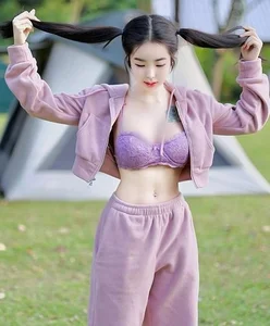 Modern Lingerie Trends and Body Confidence: A Look at Glamour Photography and Elegant Intimate Apparel - image 2