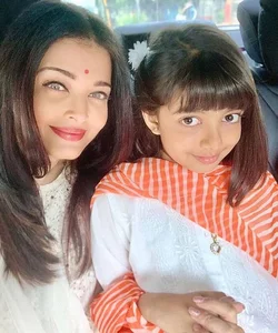 Aishwarya Rai’s Daughter Aaradhya Bachchan: Stunning Beauty and Impressive Academic Achievements at Age 12 - image 14