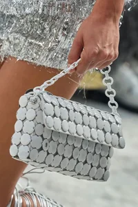 Top 5 Must-Have Handbag Trends for a Stylish Summer Season - image 15