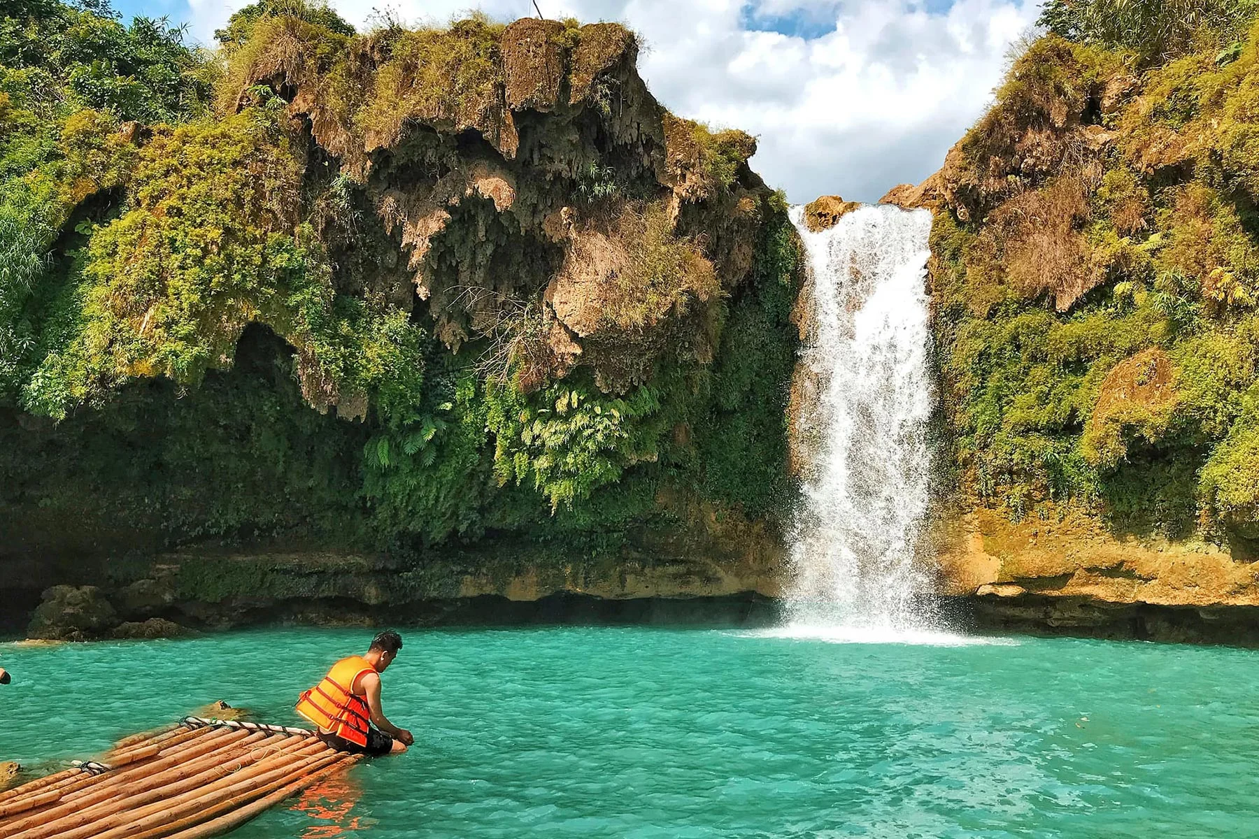 The Ultimate Moc Chau Travel Guide 2025: Best Things to Do, Places to Stay, and Local Food in Vietnam’s Highland Paradise
