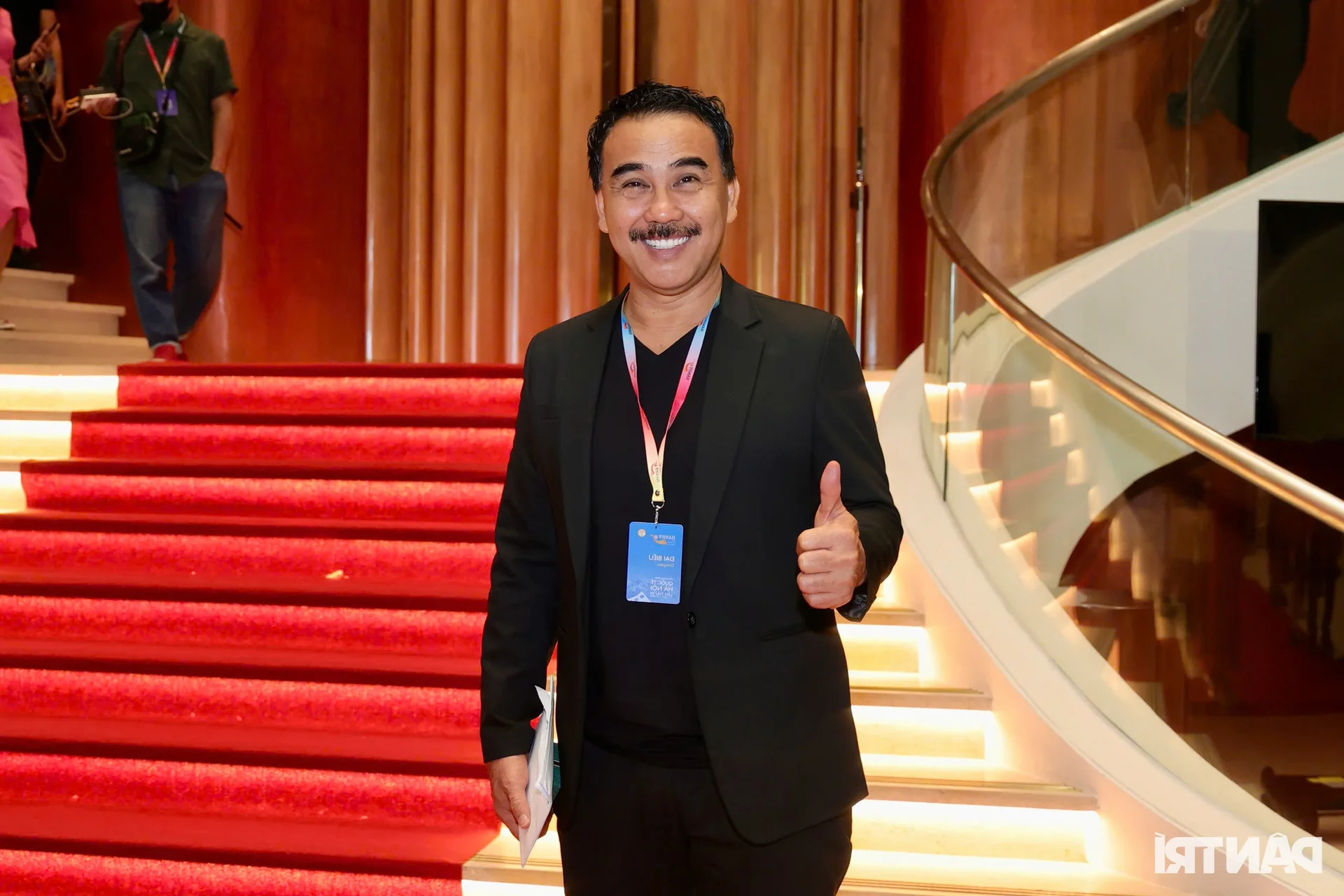 Hanoi International Film Festival Red Carpet: Long Vu and Khanh Ly Steal the Spotlight