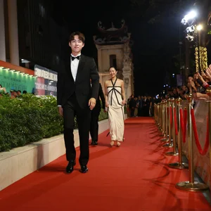 Hanoi International Film Festival Red Carpet: Long Vu and Khanh Ly Steal the Spotlight - image 7