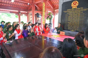 The Sacred Resting Place of 13 Heroic Female Volunteers at Truong Bon Memorial Site - image 4