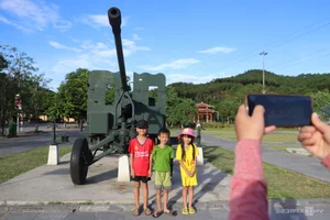 The Sacred Resting Place of 13 Heroic Female Volunteers at Truong Bon Memorial Site - image 10