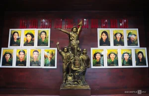 The Sacred Resting Place of 13 Heroic Female Volunteers at Truong Bon Memorial Site - image 3