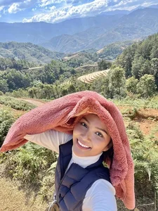 H’hen Niê: The Inspiring Journey from Poverty to Miss Universe Vietnam 2017 and Her Impactful Charitable Legacy - image 7