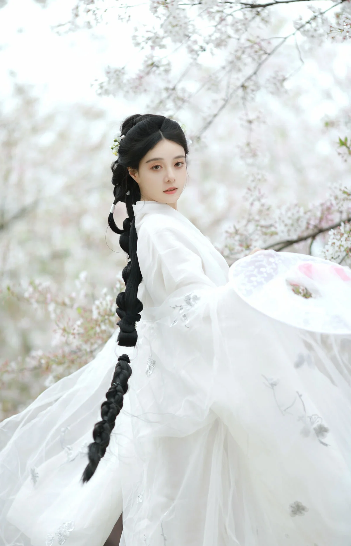 Ethereal Beauty of Sui Sui Ru Yi in YiTuYu Art Language Vol.8880 Amidst Blossoms