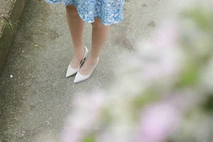 IESS Ziwei Flower Girl Themed Stockings and Artistic Leg Photography - image 7