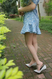 IESS Ziwei Flower Girl Themed Stockings and Artistic Leg Photography - image 11