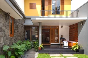 Modern 232m2 Two-Story Teacher’s Home Featuring Inner Courtyard and Natural Light for a Perfect Study Environment - image 11