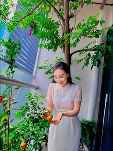 Mai Ngoc and Thanh Hang Showcase Elegant Summer Vacation Fashion - image 3