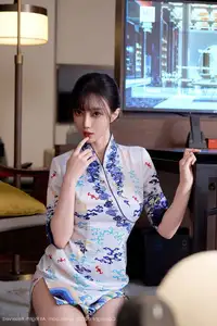 XiuRen No.10741 Yue Er Yue Er: Elegant Asian Charm in Modern Cheongsam Amidst City Night - image 22