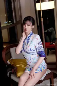 XiuRen No.10741 Yue Er Yue Er: Elegant Asian Charm in Modern Cheongsam Amidst City Night - image 8