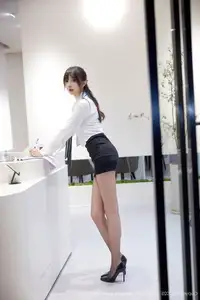 XiuRen No.10636: Yue Er Yue Er's Alluring Office Style Photoshoot - image 32