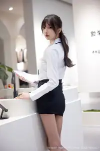 XiuRen No.10636: Yue Er Yue Er's Alluring Office Style Photoshoot - image 21