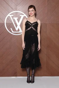 Lisa of BlackPink Stuns in Daring Cut-Out Outfit While Meeting High-Profile Korean Stars - image 13