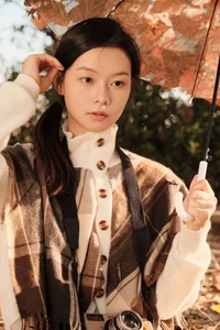 YiTuYu Art Language Vol.8038: Featuring the Elegant Hu Die Mei Mei Portrait Series - image 6