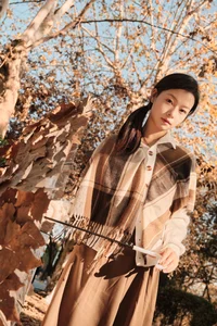 YiTuYu Art Language Vol.8038: Featuring the Elegant Hu Die Mei Mei Portrait Series - image 10