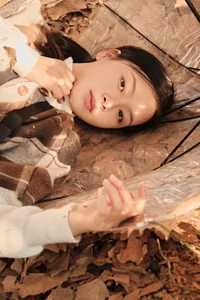 YiTuYu Art Language Vol.8038: Featuring the Elegant Hu Die Mei Mei Portrait Series - image 23