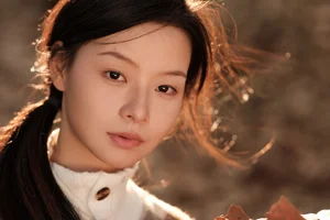 YiTuYu Art Language Vol.8038: Featuring the Elegant Hu Die Mei Mei Portrait Series - image 0