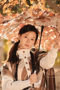 YiTuYu Art Language Vol.8038: Featuring the Elegant Hu Die Mei Mei Portrait Series - image 31