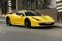 The 16.5 Million Dollar Legend: A Timeless Ferrari Enzo Captured in Radiant Yellow - image 12