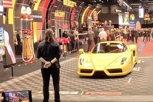 The 16.5 Million Dollar Legend: A Timeless Ferrari Enzo Captured in Radiant Yellow - image 4