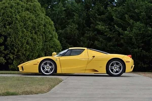 The 16.5 Million Dollar Legend: A Timeless Ferrari Enzo Captured in Radiant Yellow - image 14