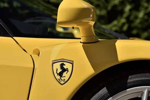 The 16.5 Million Dollar Legend: A Timeless Ferrari Enzo Captured in Radiant Yellow - image 10