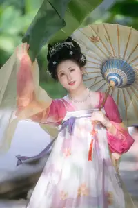 YiTuYu Vol.8697: Zi Xiao Xun – Elegant Hanfu Beauty Blooms in a Timeless Garden Scene - image 2