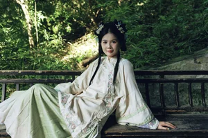 YiTuYu Art Language Vol.10272: Xiao Yang Cong Exclusive Photography Gallery - image 3