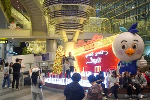 Da Nang Airport Transforms into a Sparkling Road of Light for Christmas - image 1