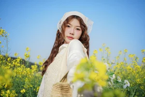Jing Jing Yi Features in YiTuYu Art Language Vol.10084: An Extensive 40-Page Editorial Gallery - image 29