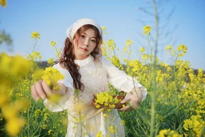 Jing Jing Yi Features in YiTuYu Art Language Vol.10084: An Extensive 40-Page Editorial Gallery - image 19