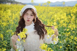 Jing Jing Yi Features in YiTuYu Art Language Vol.10084: An Extensive 40-Page Editorial Gallery - image 34