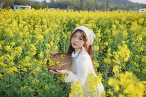 Jing Jing Yi Features in YiTuYu Art Language Vol.10084: An Extensive 40-Page Editorial Gallery - image 10