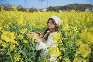 Jing Jing Yi Features in YiTuYu Art Language Vol.10084: An Extensive 40-Page Editorial Gallery - image 20